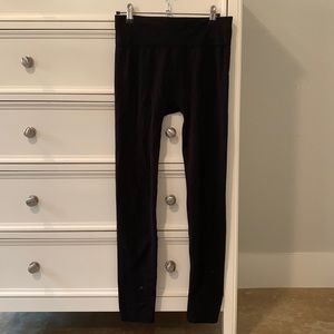 Women black leggings